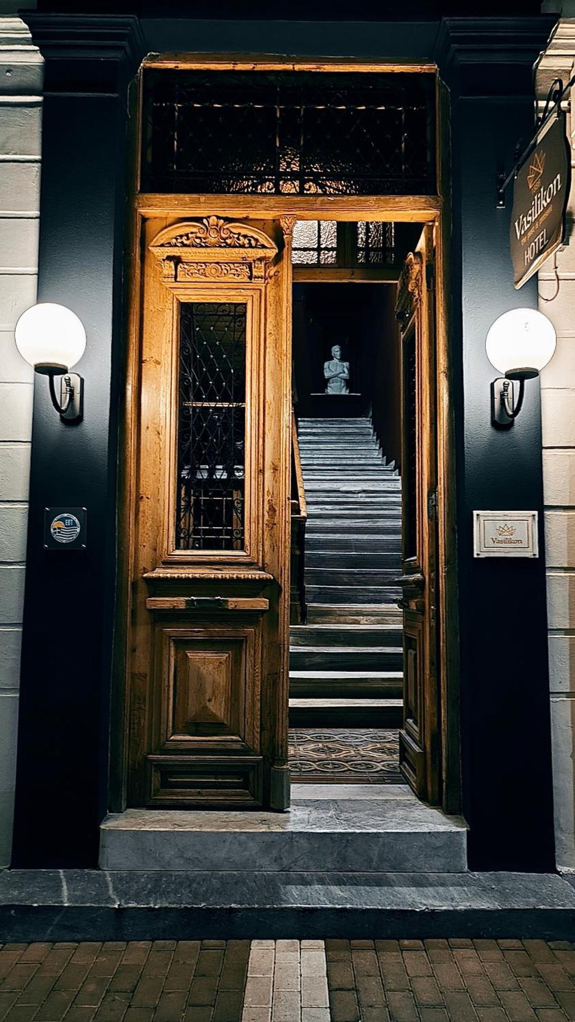 Vasilikon Hotel 1888 The Past Is Present Historical Preservation Monument カラマタ エクステリア 写真